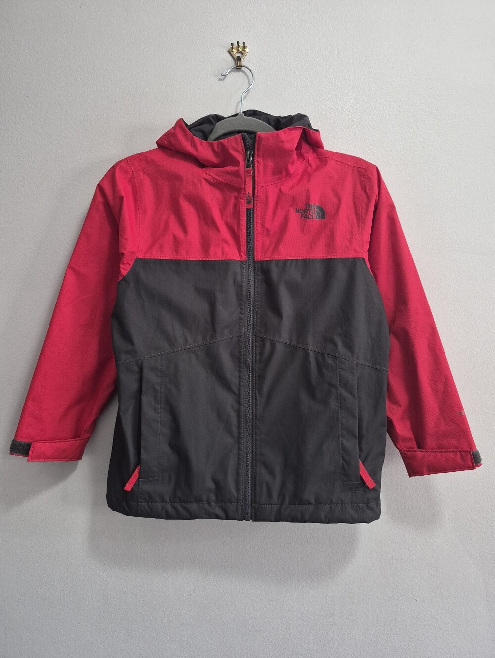 North Face Red Boys Kids Hooded Rain Jacket Size Small 7/8